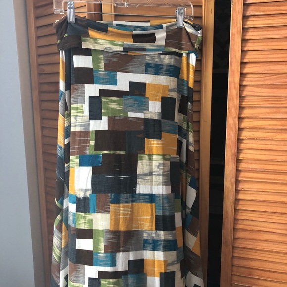 Medium LuLaRoe Maxi Skirt - Picture 4 of 4